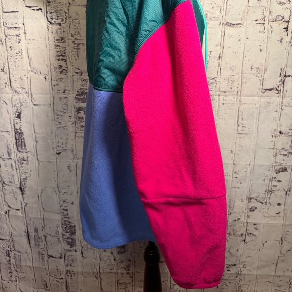 *NWOT* Patagonia Women's Full-Zip Microdini Hoody. Size XL. Multi color. - Picture 8 of 10